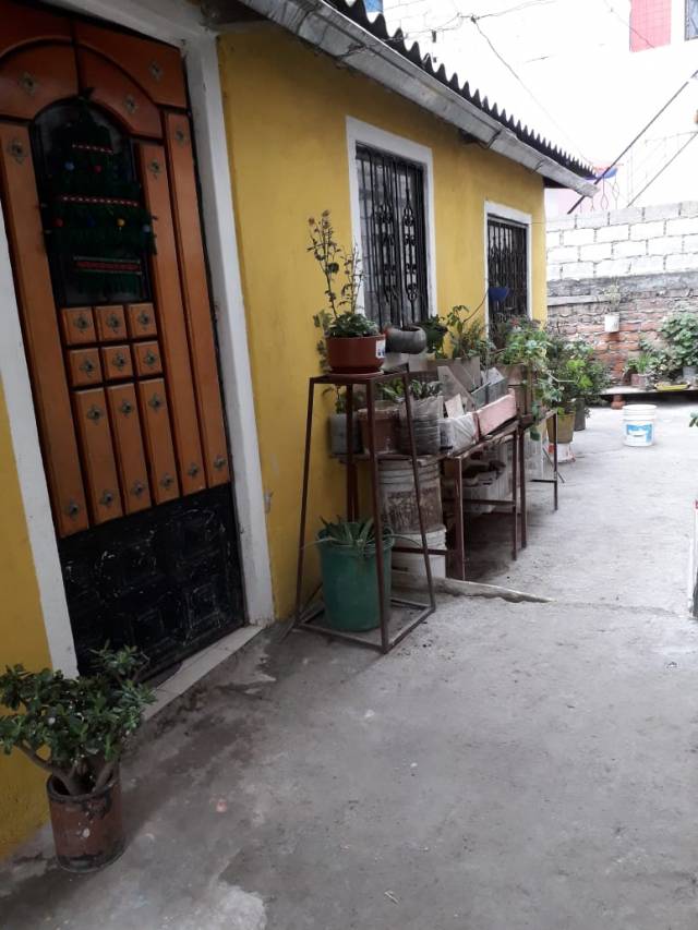 De Oportunidad Vendo Casa en La Ecuatoriana!!