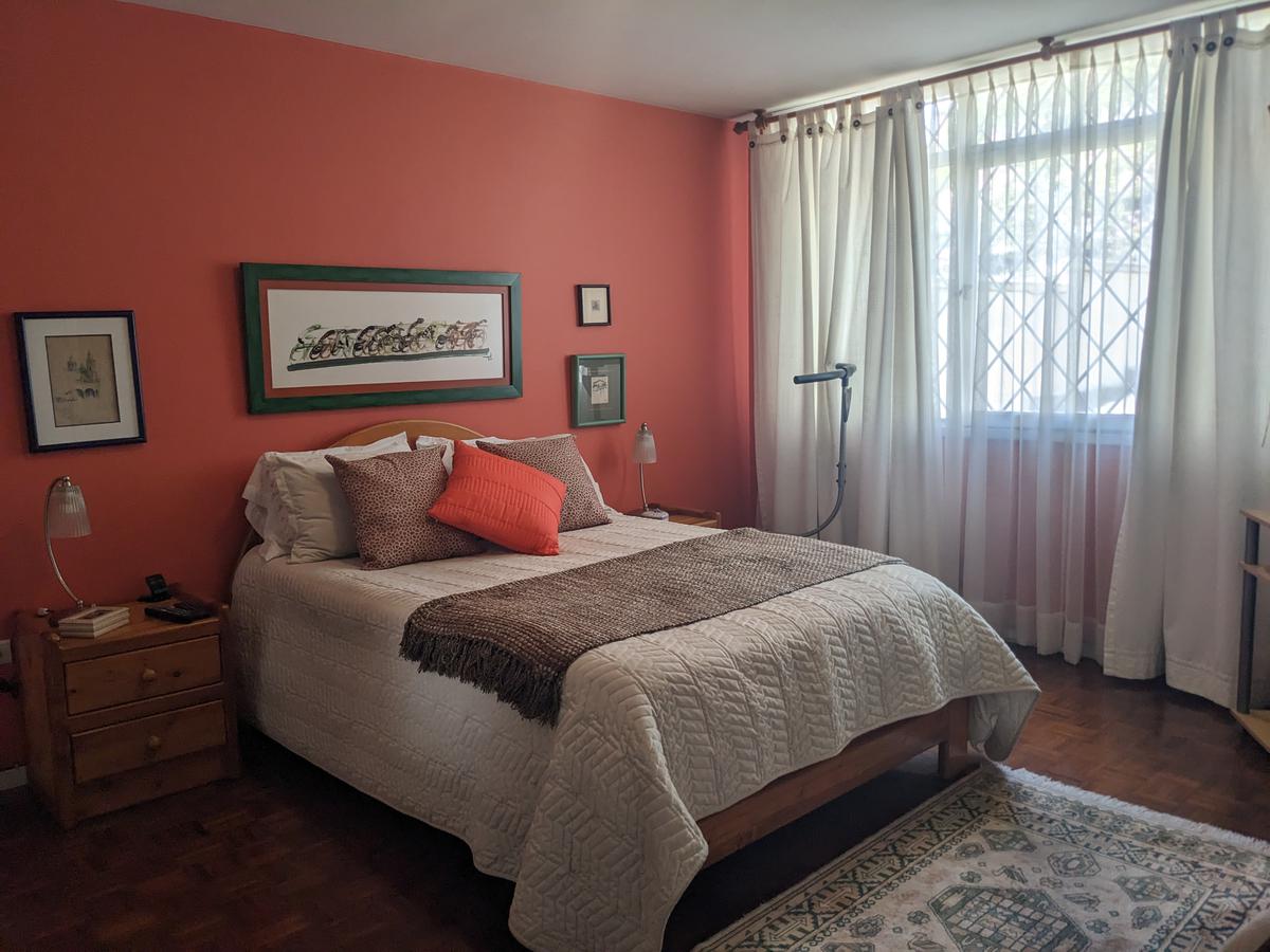Amplio departamento en venta, 2 dormitorios, Sector La Coruña