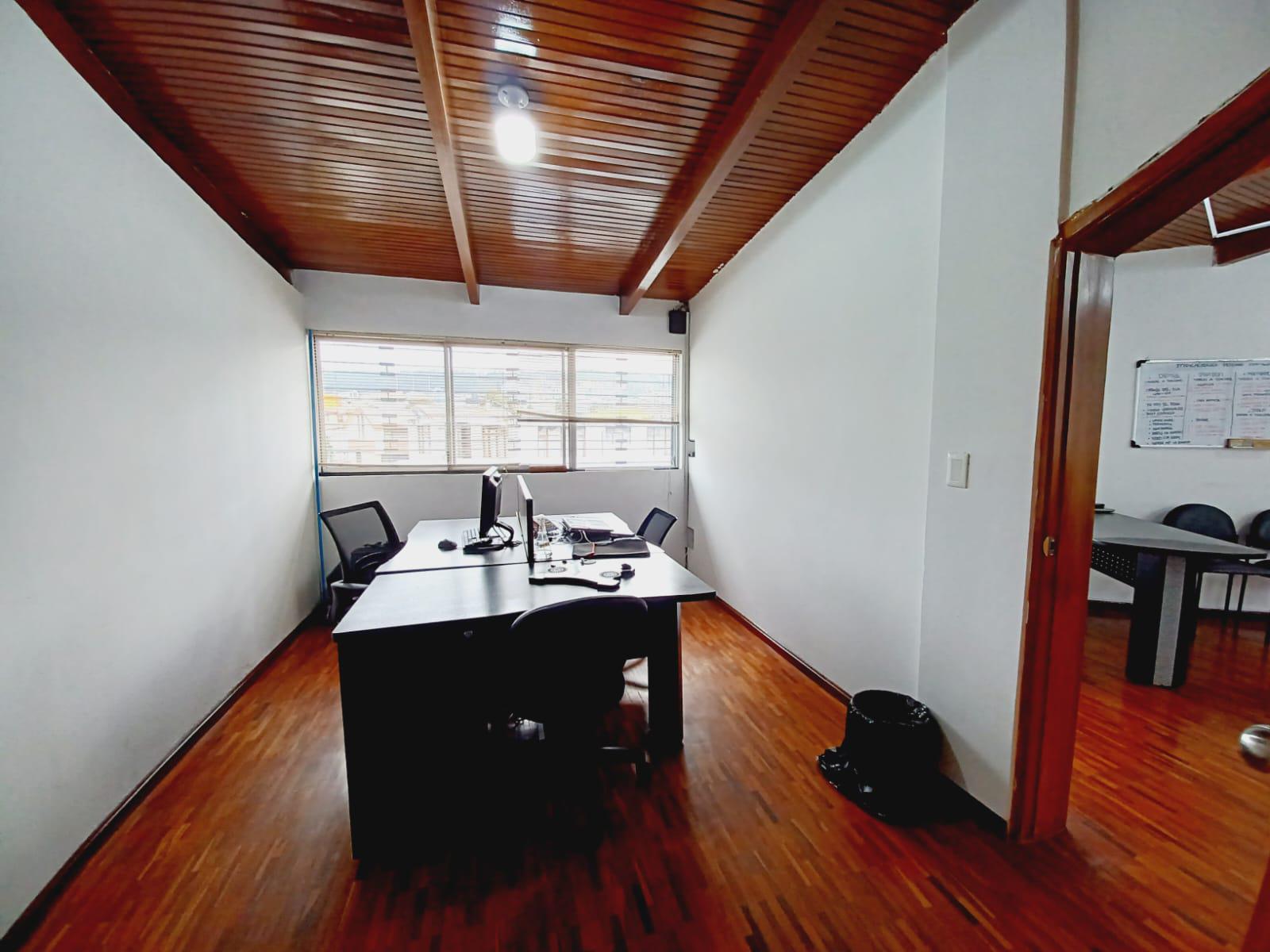Jipijapa, Oficina en  Renta, 138m2, 6 ambientes , 1 baño , 1 parqueadero