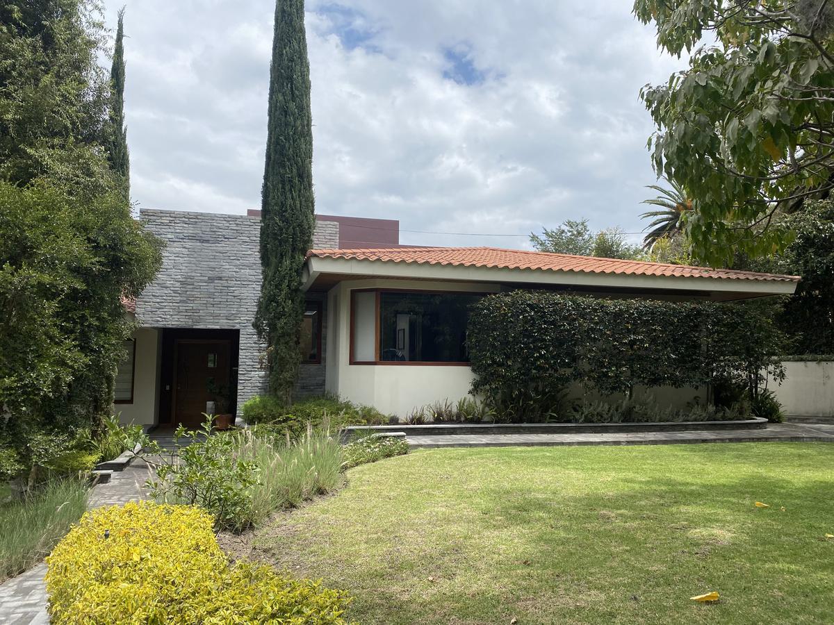 Espectacular casa en venta dentro de Chambalá, Tumbaco