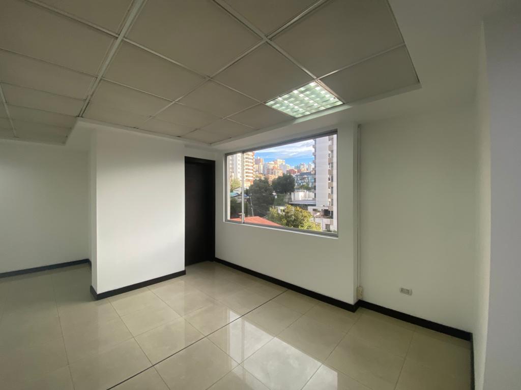 Se renta oficina moderna en Centro - Norte de Quito PR
