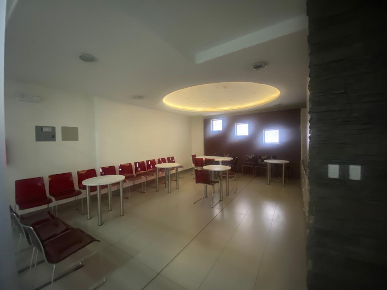 Linda oficina ubicada en laDiego de Almagro, edificio moderno y seguro Pr