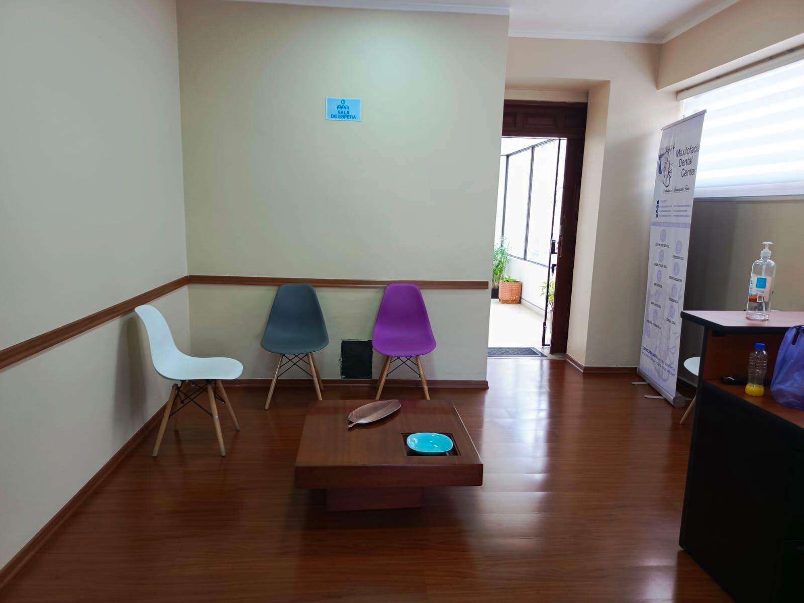 Quicentro Norte, Oficina en  Renta , 18m2 , 2 ambientes , 1 baño