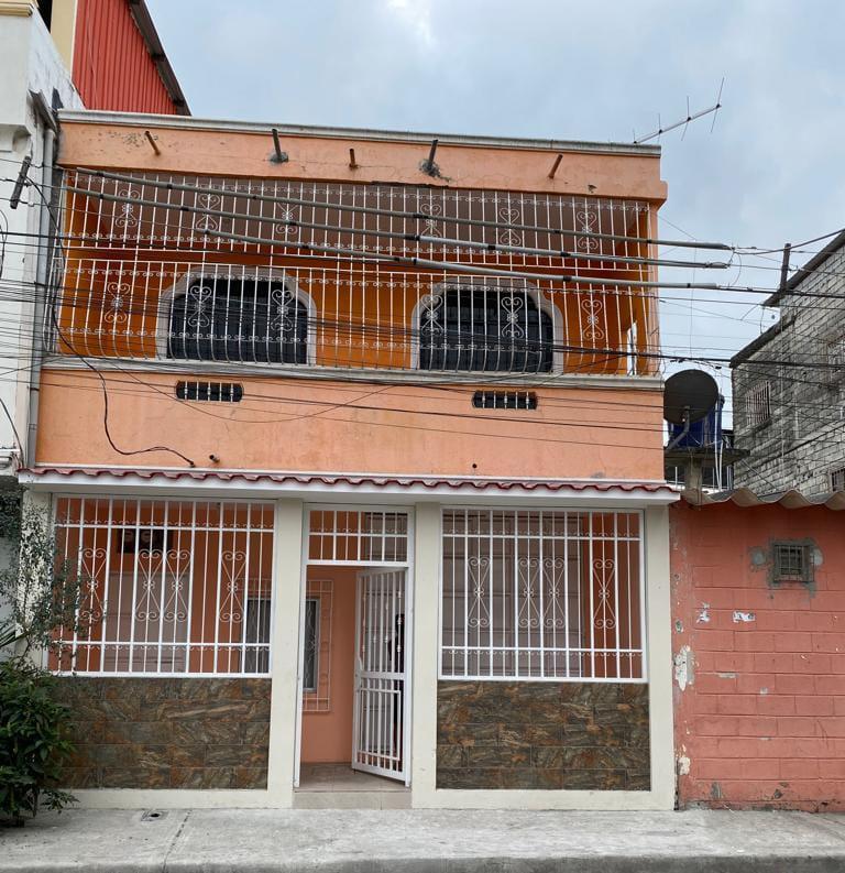 VENTA DE CASA DE 2 PLANTAS EN EL GUASMO (LC)