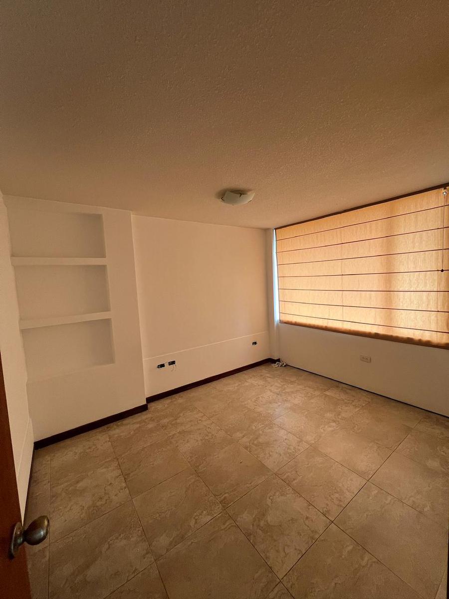 Departamento en venta en Tumbaco, cerca al parque central