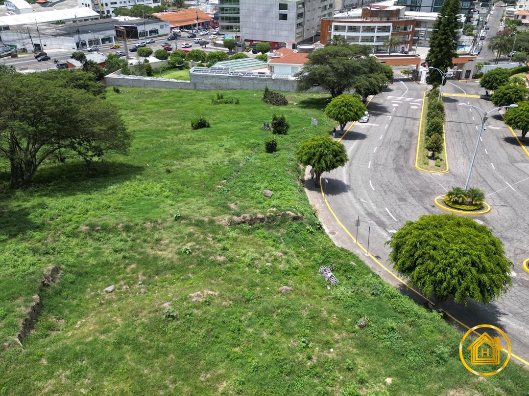 Terreno en venta de 1340m  Ideal para proyecto residencial  sector La Primavera-Cumbayá