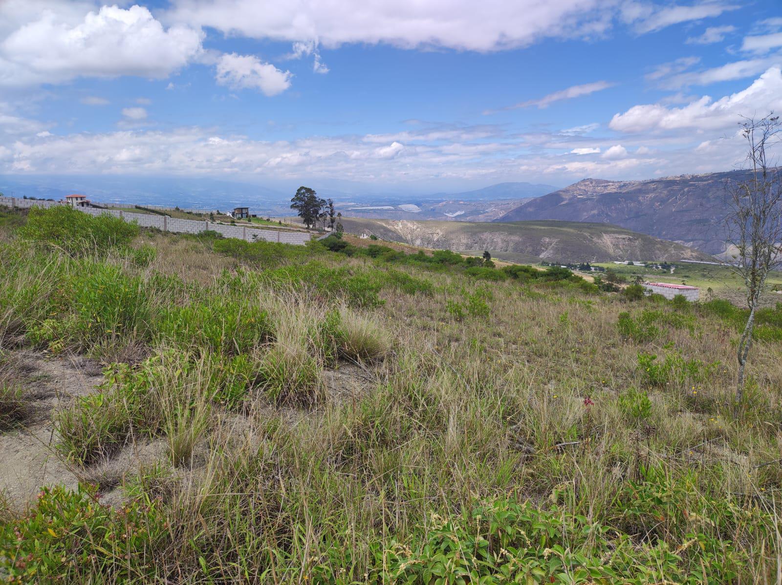 Terreno independiente en  venta en Malchinguí, entorno de urbanizaciones privadas