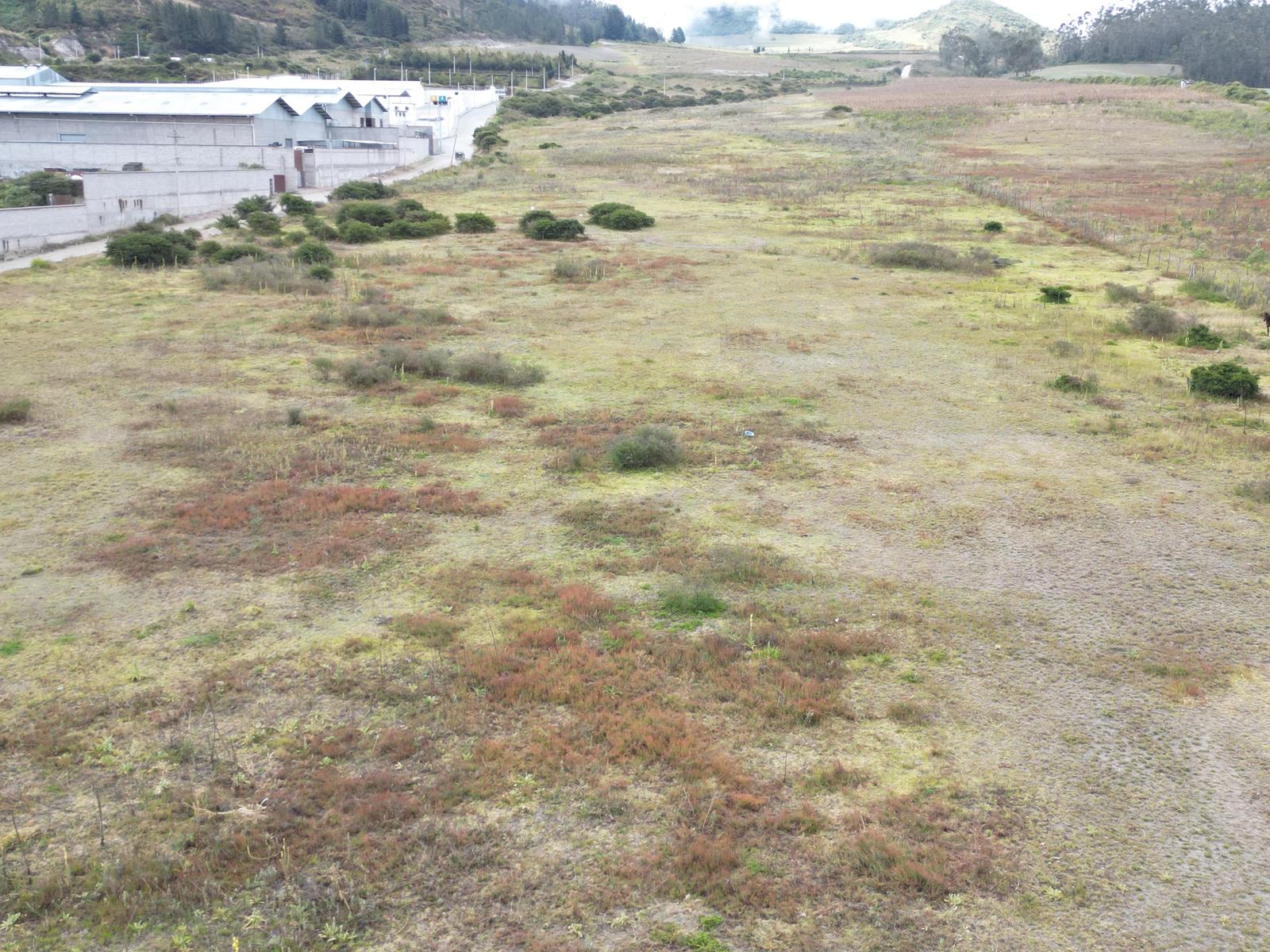 Terreno Industrial Esquinero de 20.000m en  venta en el Sector de Calacali