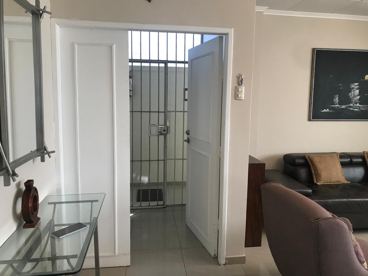 VENTA DPTO MÁS SUITE, AMOBLADOS, PRIMER PISO ALTO, KENNEDY NUEVA (EO)