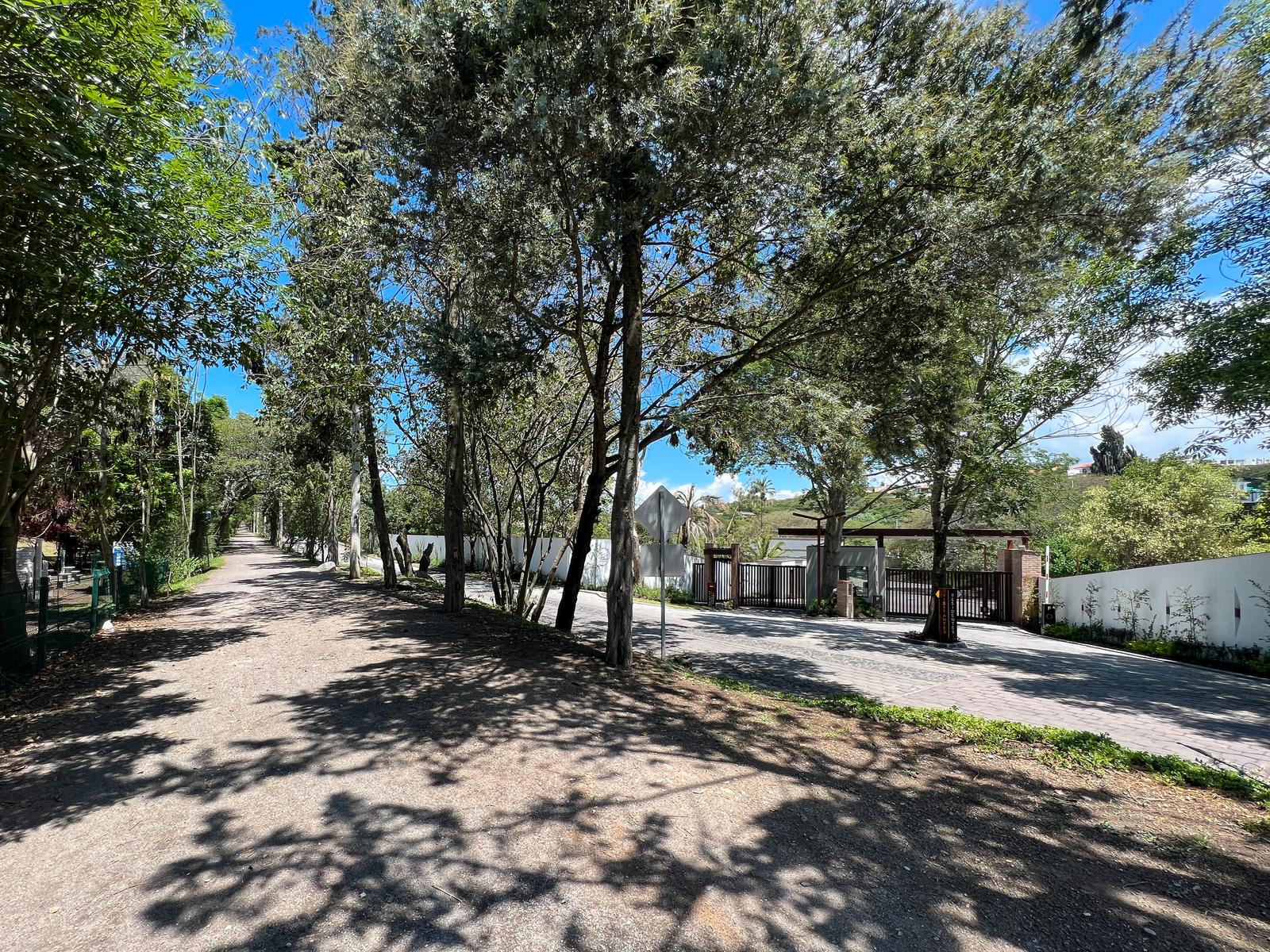 Terreno de venta en la Urbanización La Viña, doble seguridad, exclusividad