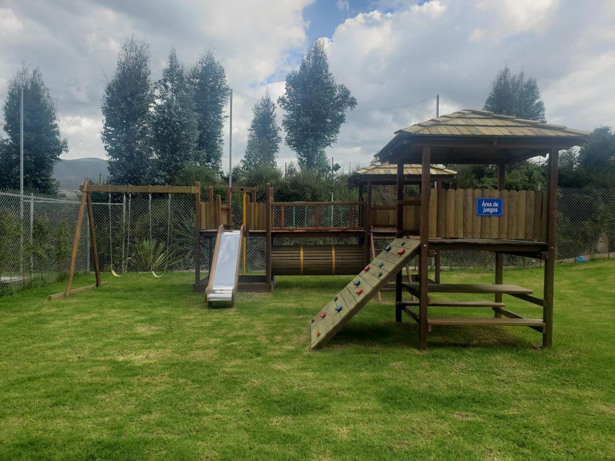 VENTA EXCLUSIVO TERRENO CUMBAYA