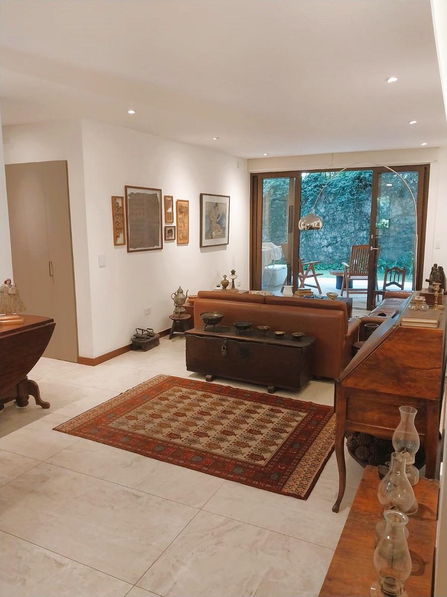 Venta Hermoso Departamento con patio, 2 dormitorios 94 m, en Cumbayá.