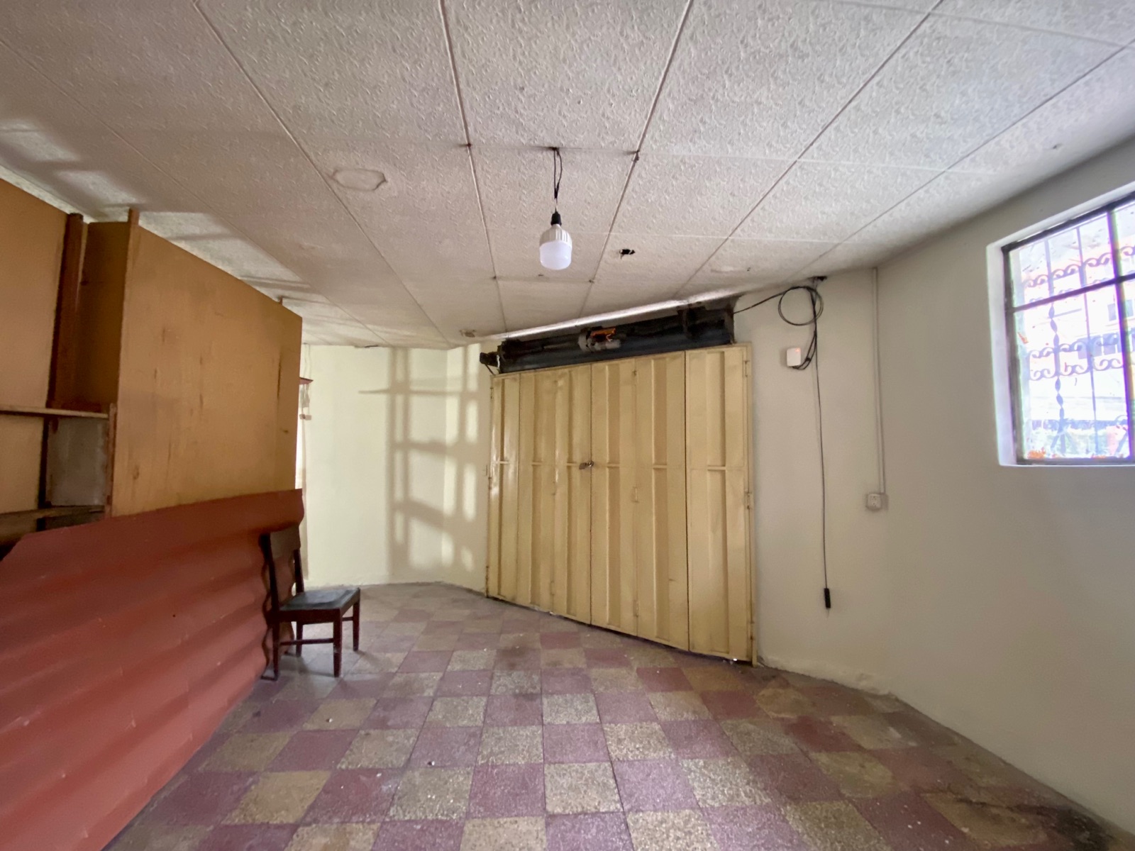 Casa comercial en venta. Centro de Cuenca