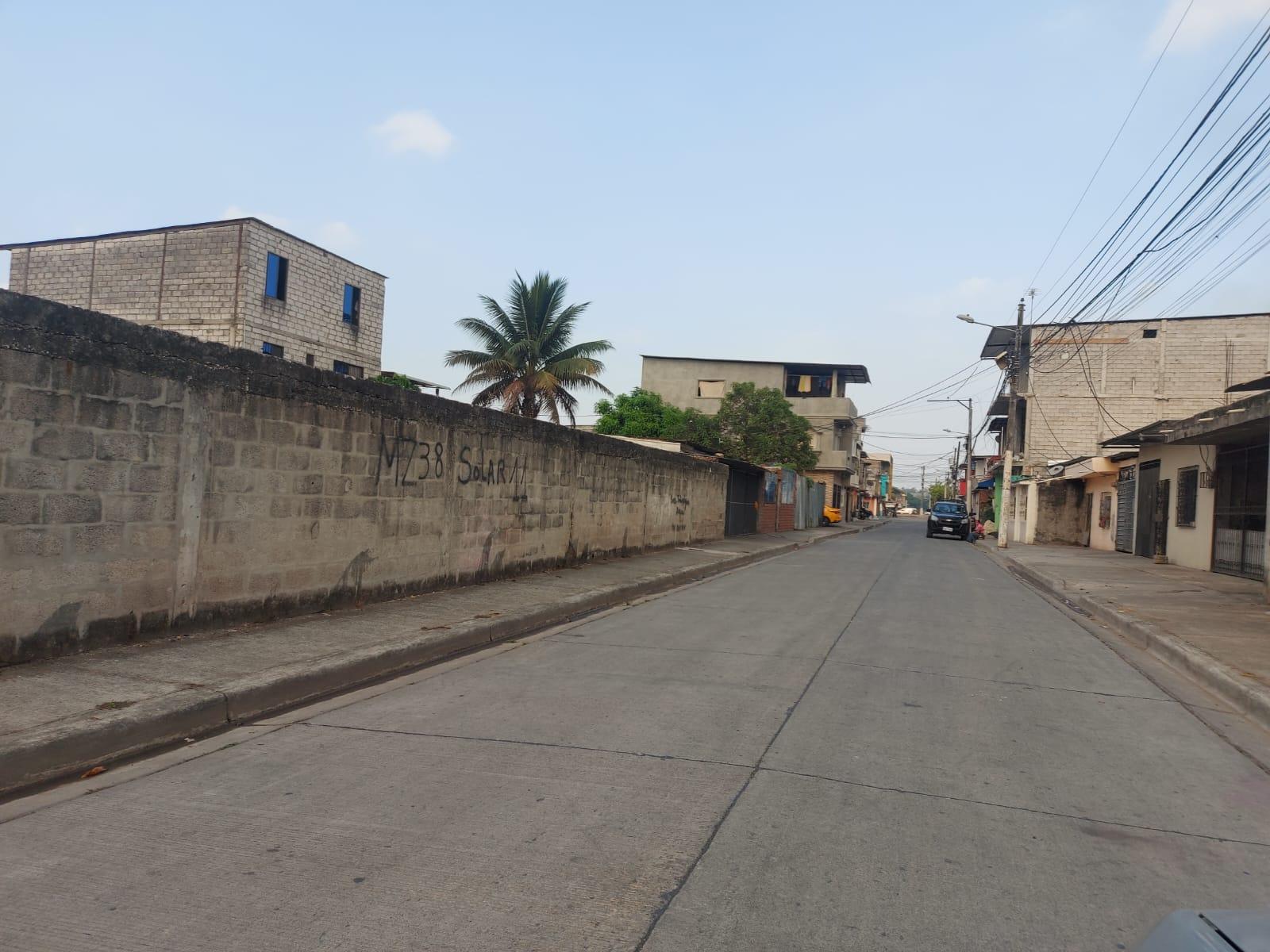 Venta de terreno en Los Vergeles a dos cuadras de la autopista Narcisa de Jesús