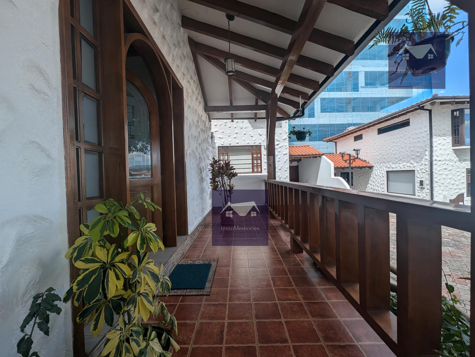 Hermosa casa de Venta o alquiler, Conjunto Privado, Cumbayá