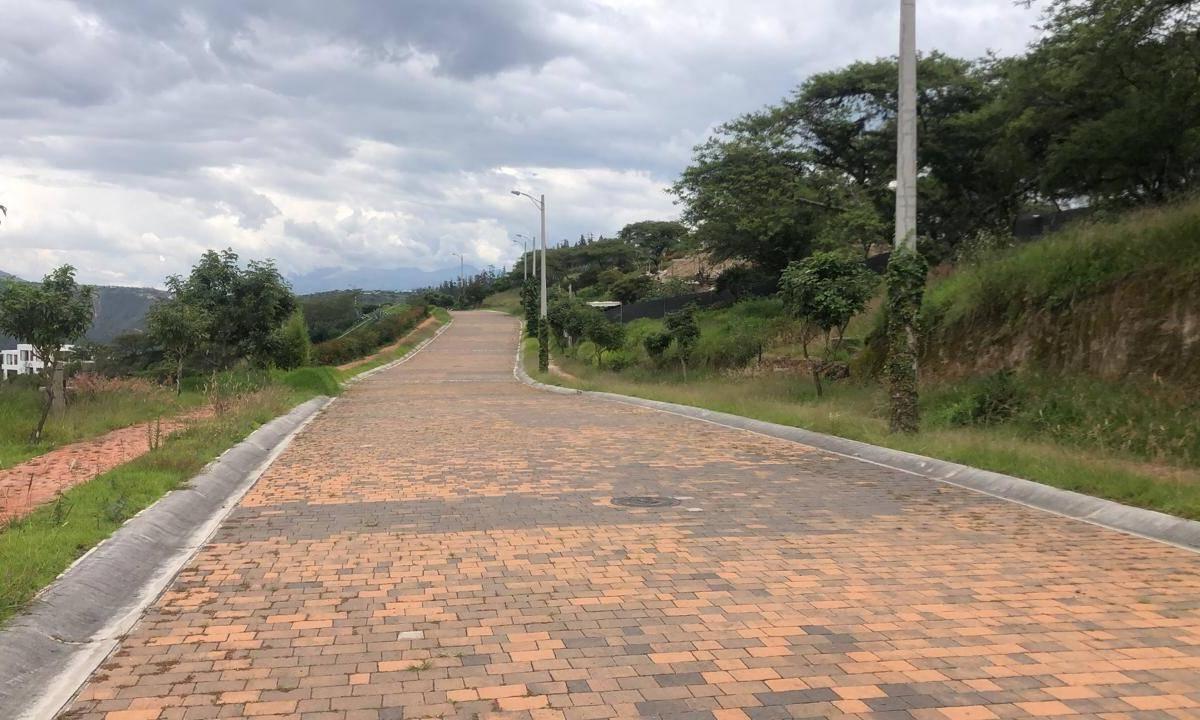 CUMBAYA TERRENO DE VENTA EN URBANIZACION EXCLUSIVA LINDA VISTA