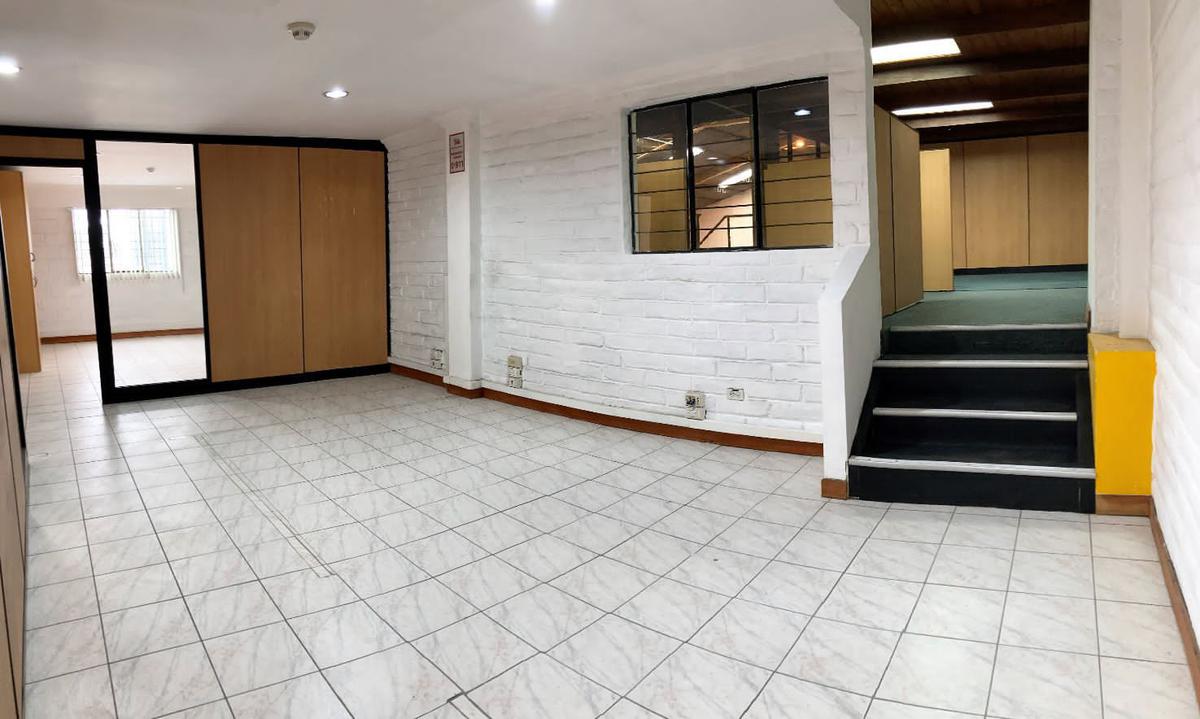 Nazaret, Galpón, 1060 m2, 6 ambientes, 3 baños, 2 parqueaderos