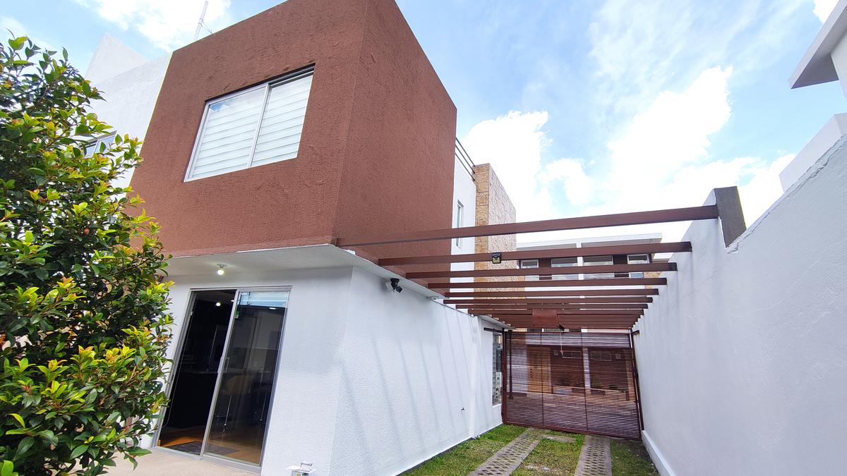 Casa en Renta de 3 habitaciones  con Estudio y Terraza, Conocoto, Valle de los Chillos