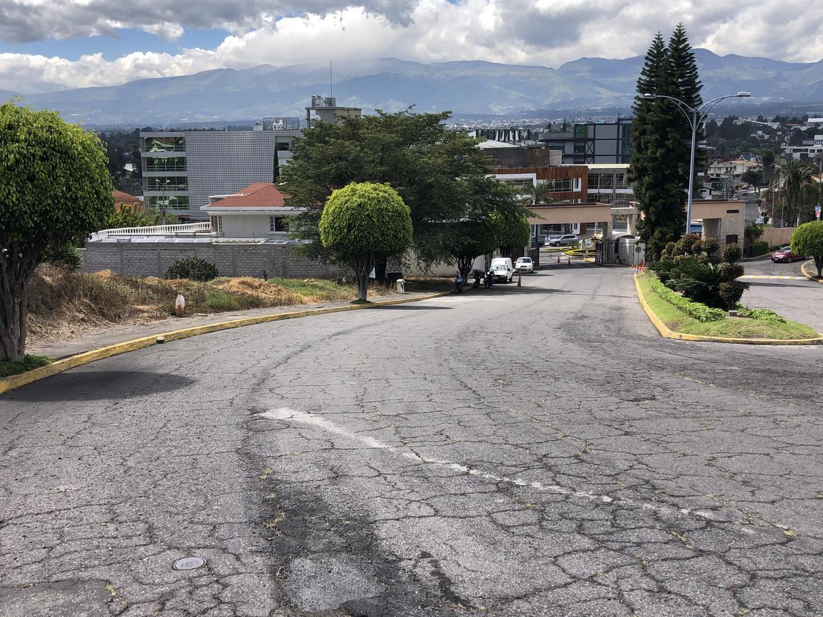 Terreno en venta Urbanización Cumbres del Valle, Cumbayá