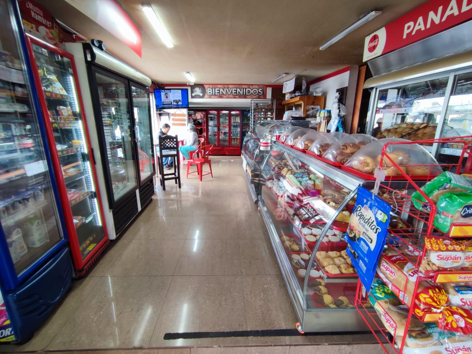 Local Comercial en Puembo 150 m2, 4 parqueaderos, Vía Principal