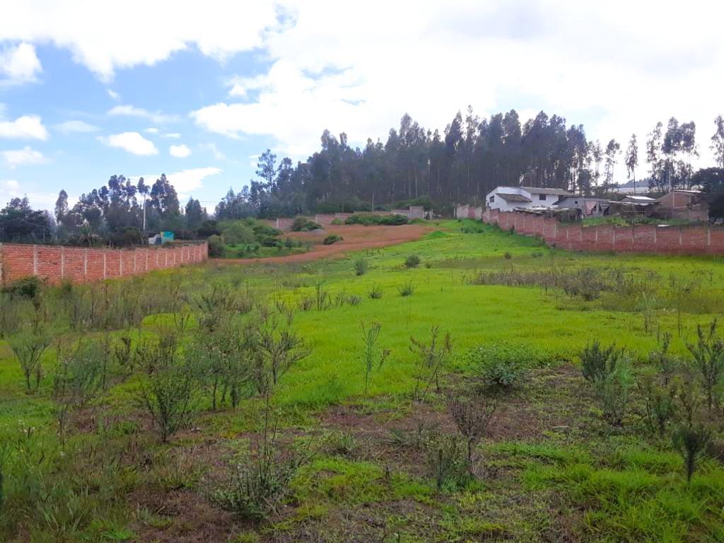 Venta Terreno 4000 m en Yaruquí, con todos los servicios.