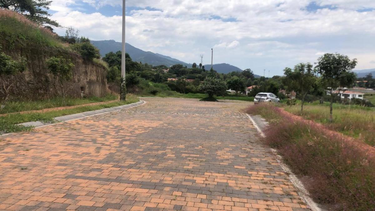 Terreno en urbanización exclusiva San Juan de Cumbayá