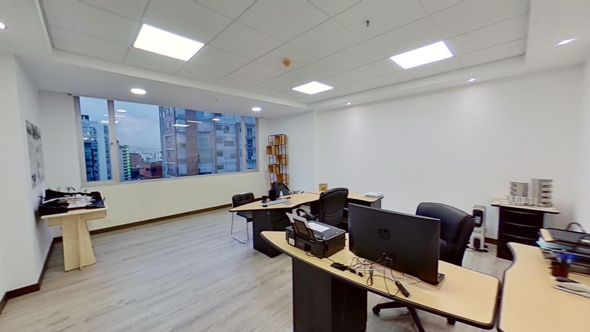 Oficina de 40mts en 9no piso sector La Carolina , Centro Financiero