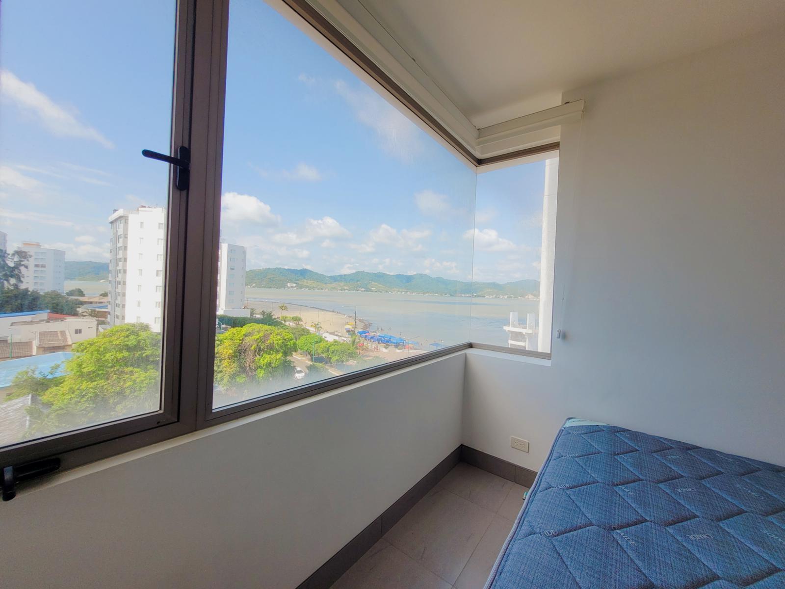 Departamento en venta de 3 dormitorios con vista al mar