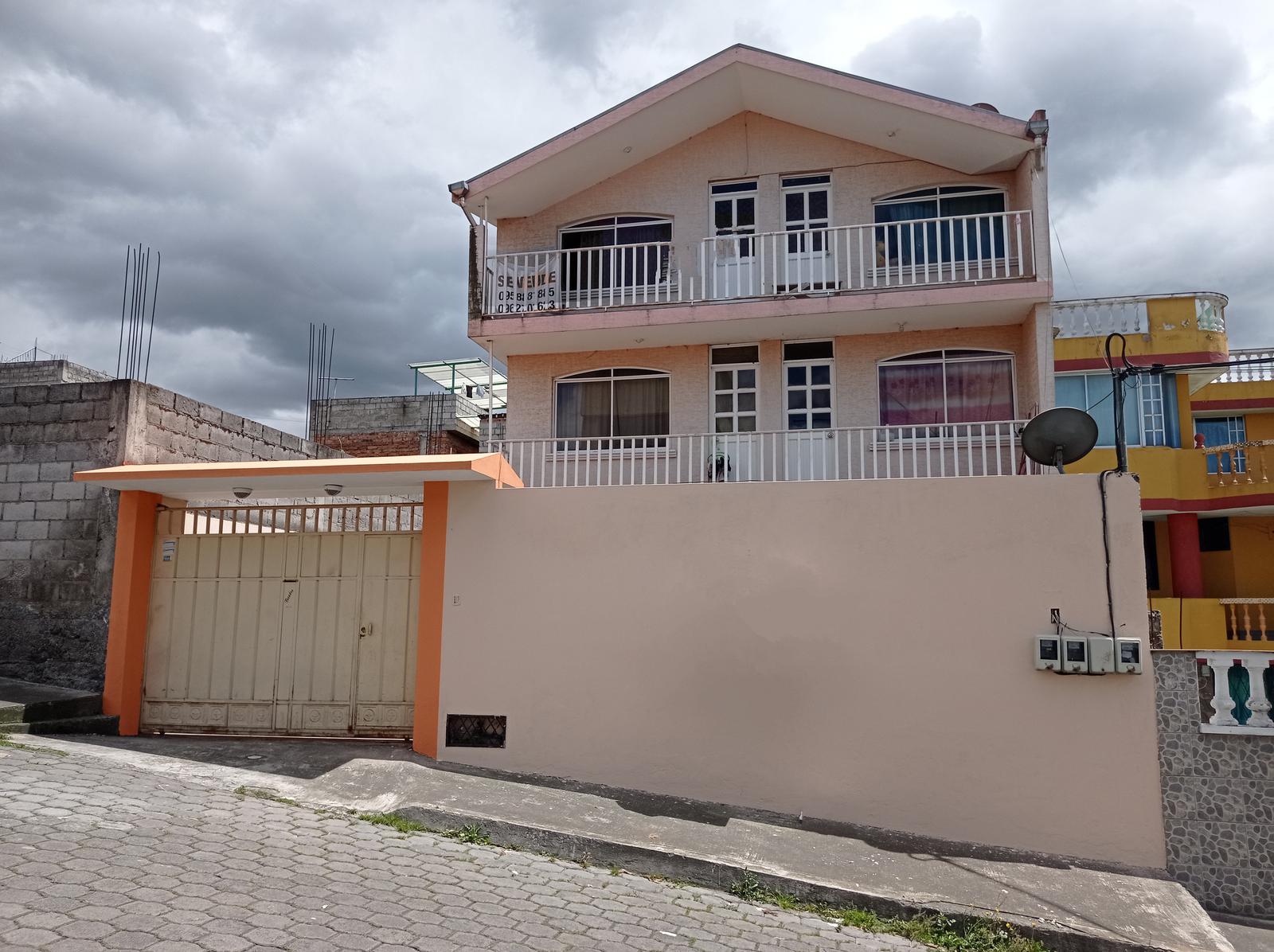 Casa en venta de 3 departamentos ,5 parqueaderos, El Paraíso, Sur de Quito, Guamaní