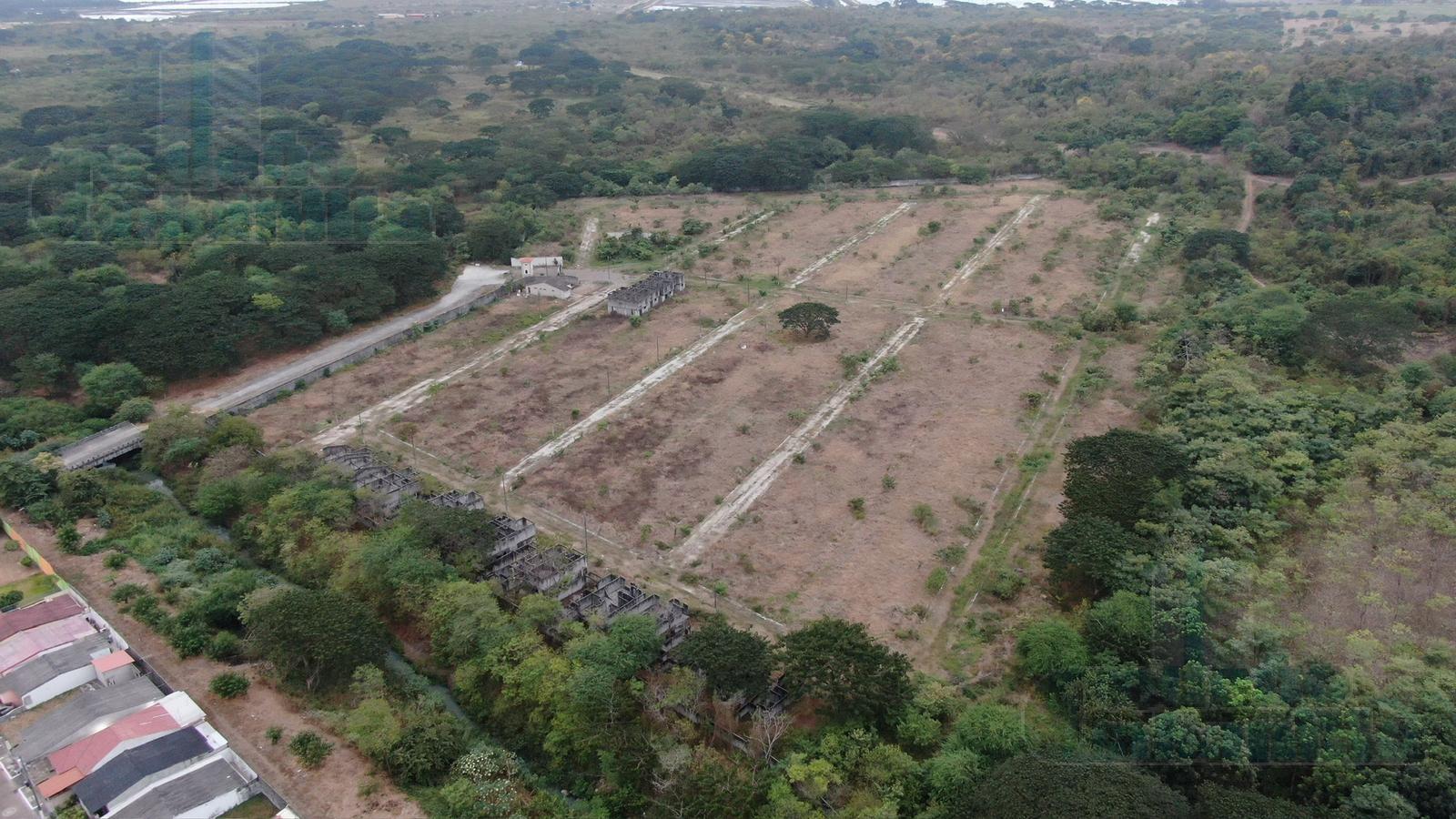 VENTA DE TERRENO VIA A LA COSTA CON PROYECTO INCONCLUSO