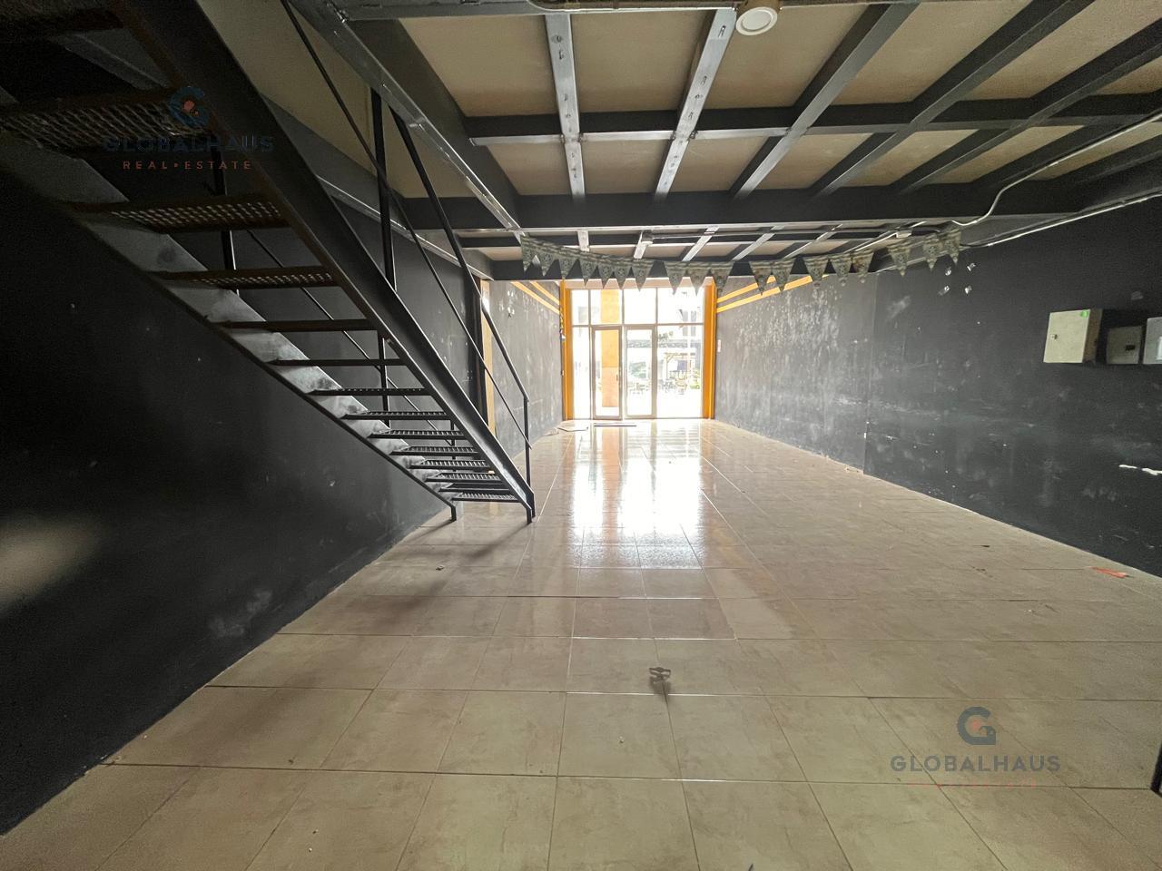 Venta o Alquiler de Local Comercial en  Centro Comercial Oasis,  60.77mt2  M.H