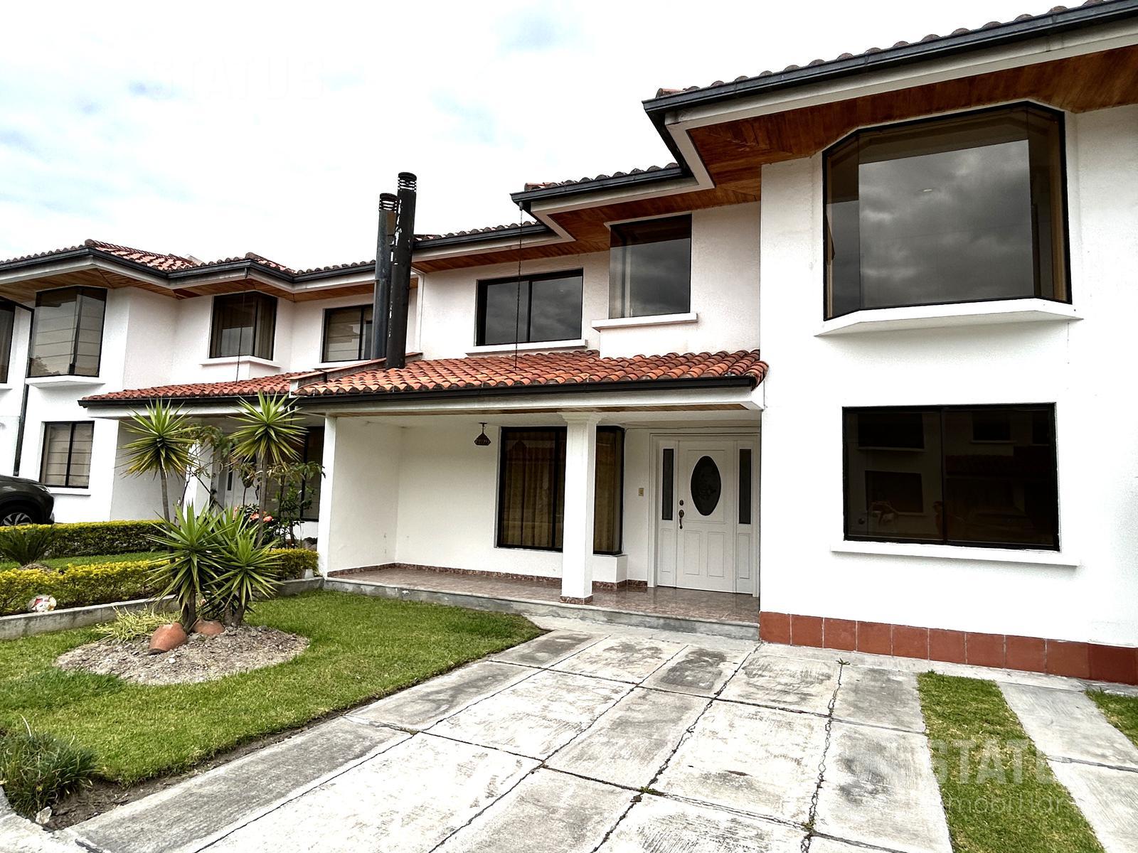¡De oportunidad! Vendo casa en conjunto, sector Mirasierra 3 Dorm., 2 garajes, $91.900