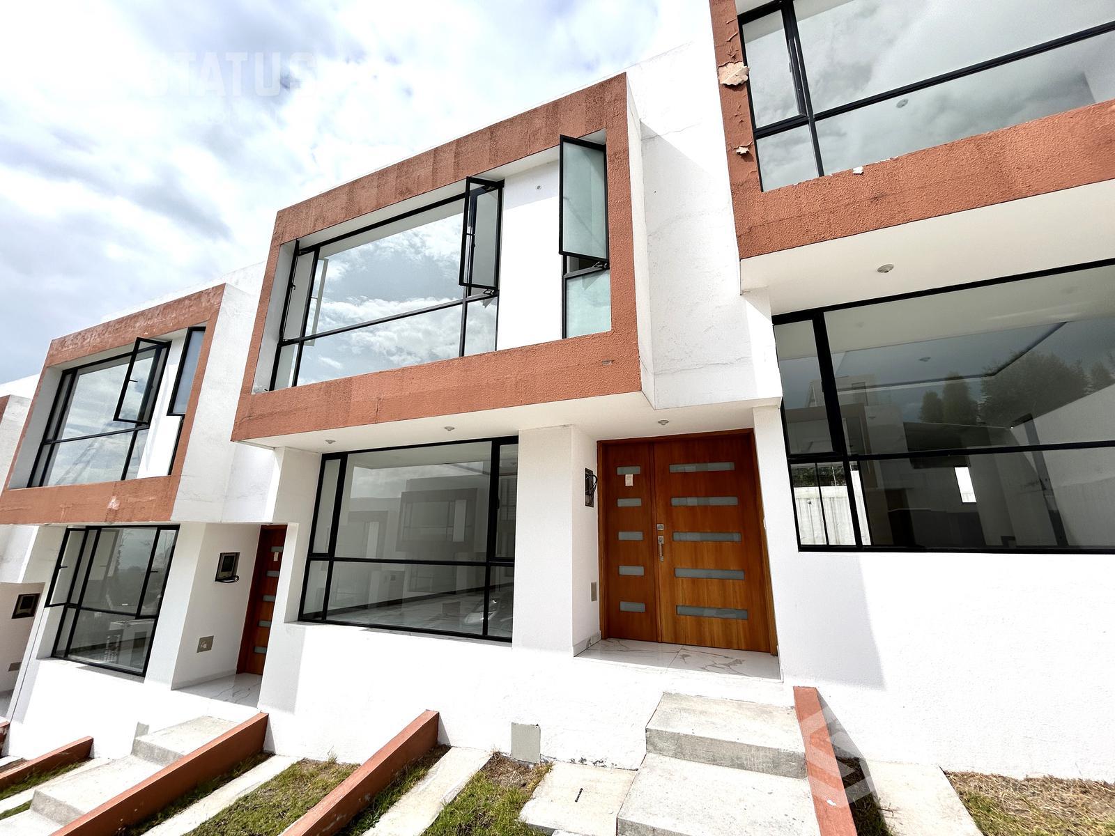 ¡De oportunidad! Vendo casa con terraza en conjunto, 3 Dorm., 2 Garajes, sector Ontaneda, $99.500