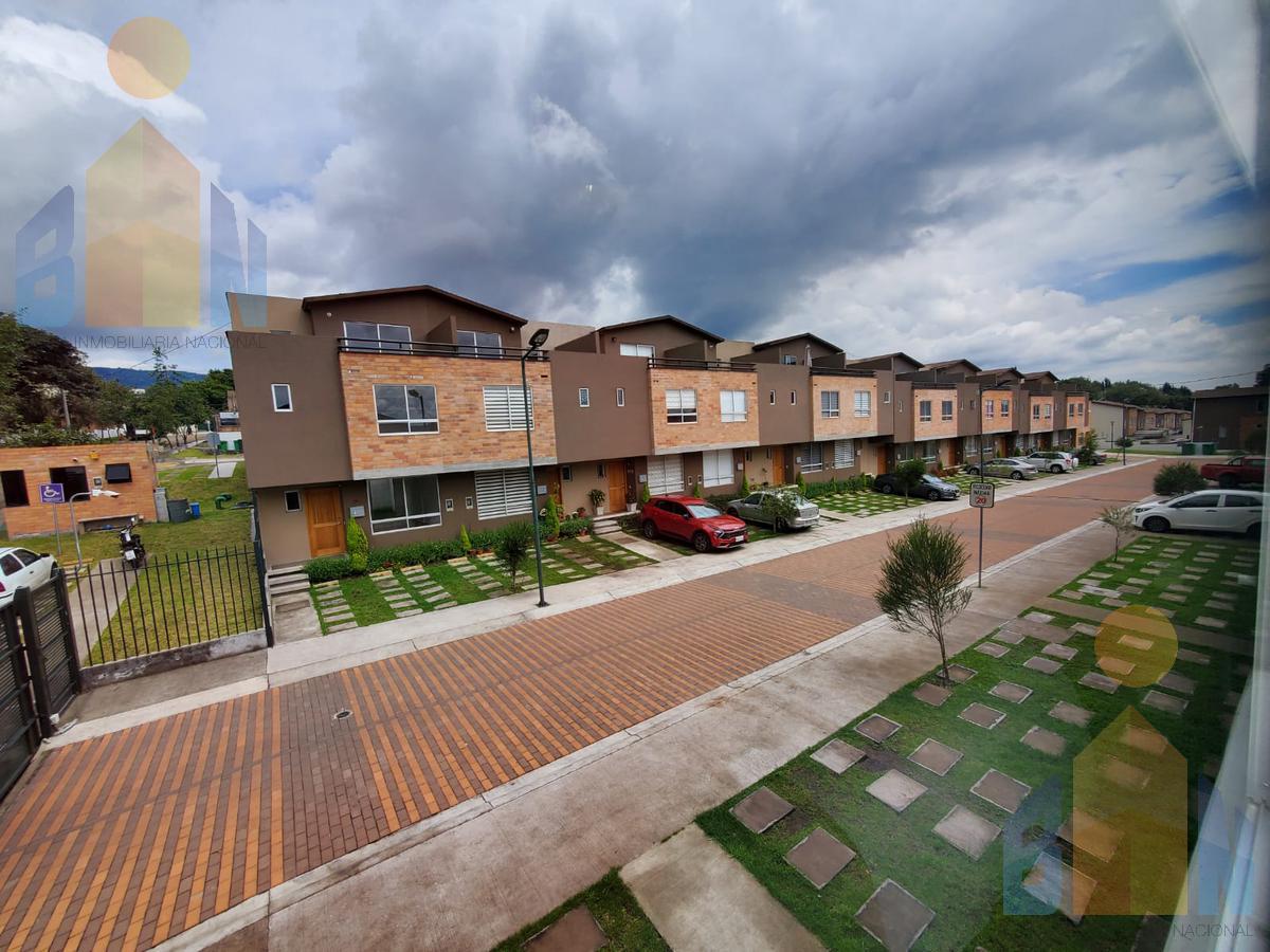 Casas Nueva a Estrenar Con Basement o Altillo en Conocoto Sector La Moya