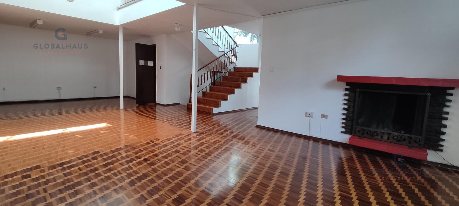 Alquiler de Casa  con 3 Habitaciones en Sector Mariana de Jesús, Quito S.P.
