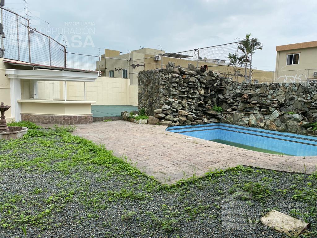 Guayaquil - Los Ceibos, casa en venta 954 m2
