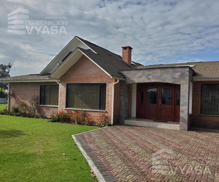 Valle de Los Chillos - La Armenia, casa de venta de 480,00 m2 en 1.726,00 m2 de terreno