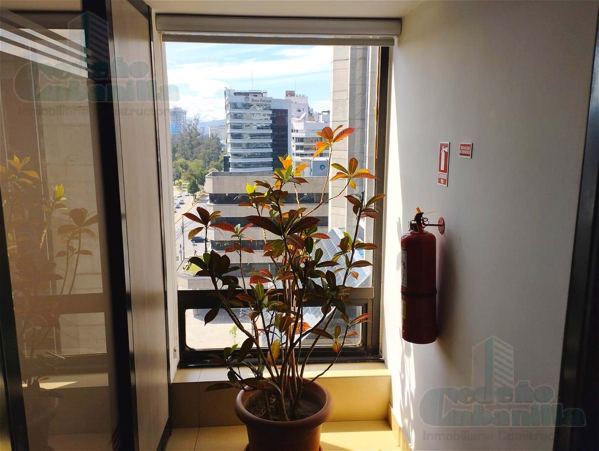 VENTA DE OFICINAS EN EDIFICIO EN LA AV. AMAZONAS