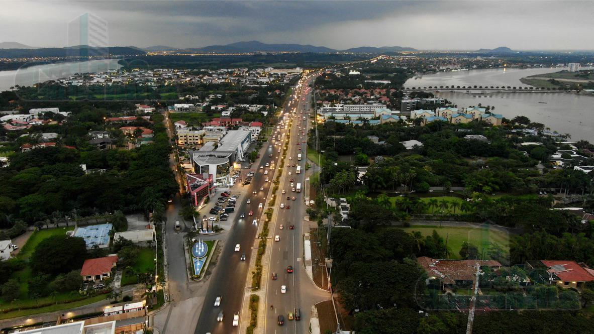 VENTA DE TERRENO FRENTE AL RIO VIA SAMBORONDÓN