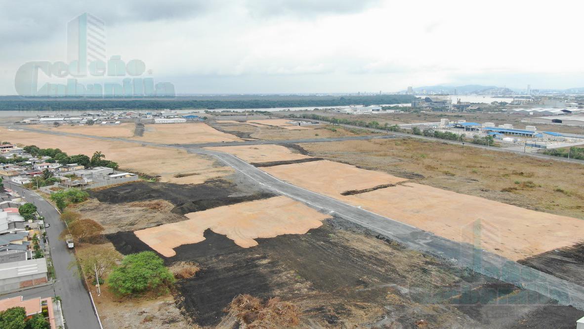 SE VENDE TERRENO INDUSTRIAL EN LOTIZACIÓN CERRADA EN DURÁN LOTE B15