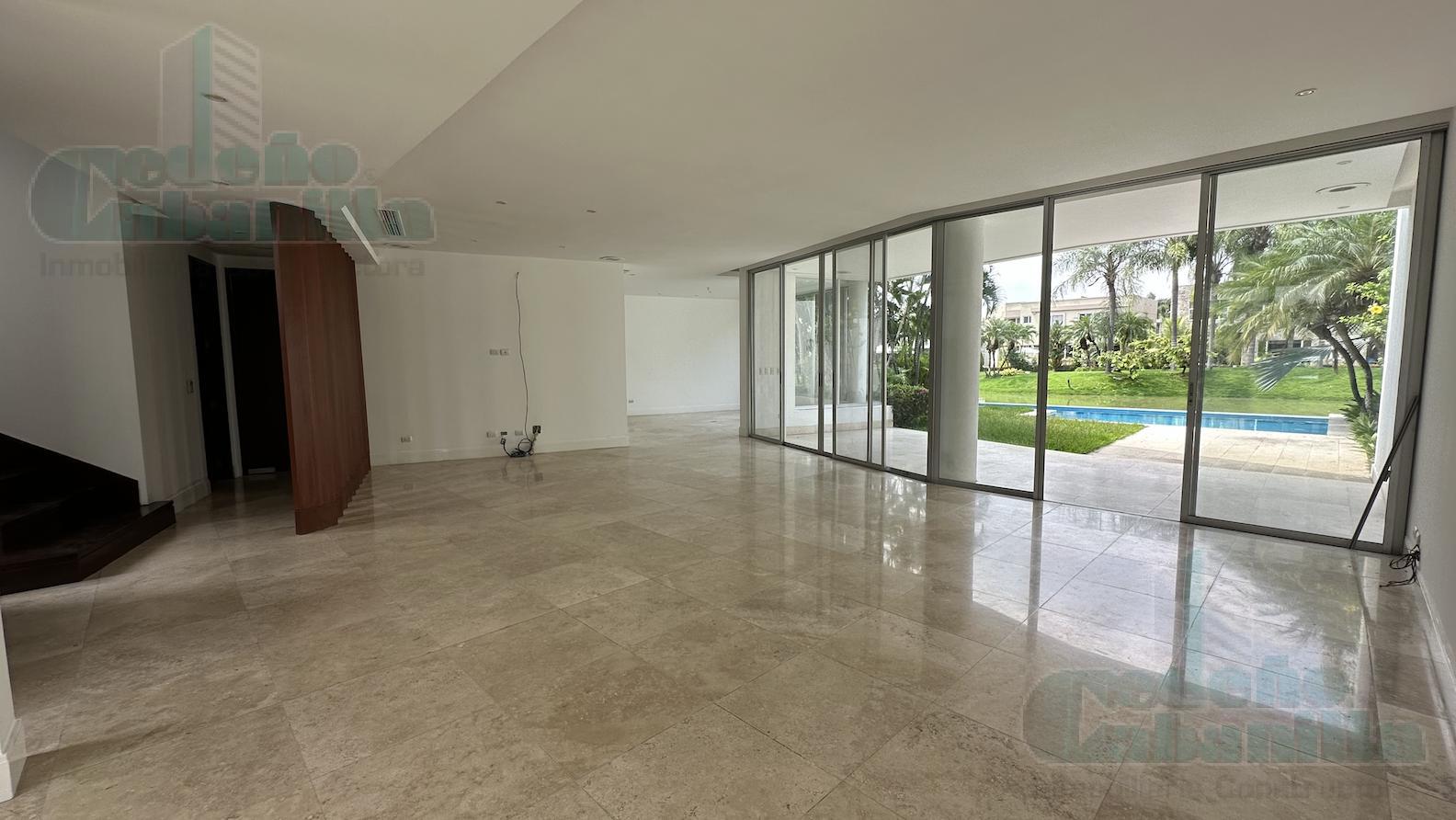 VENTA DE CASA FRENTE A LAGUNA VIA A SAMBORONDON