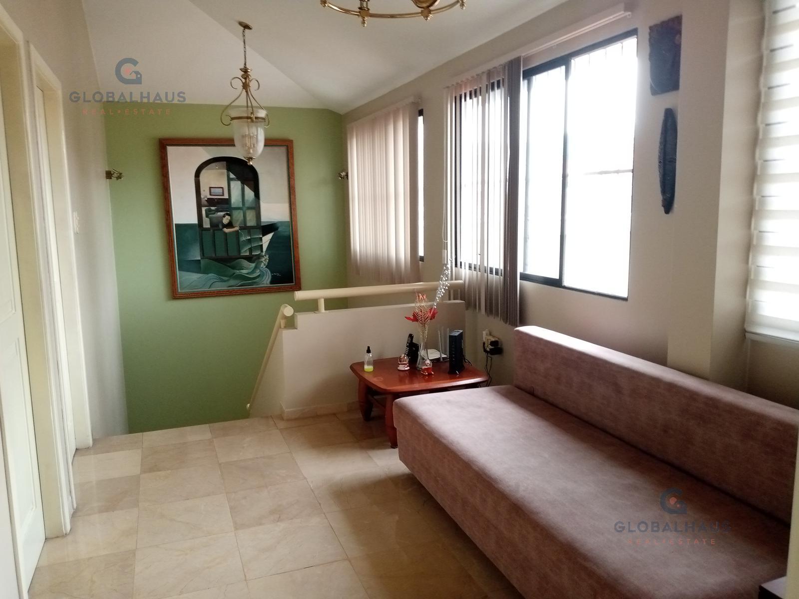 Venta de Casa con 4 Habitaciones en Urb. Puerto Azul G.M.