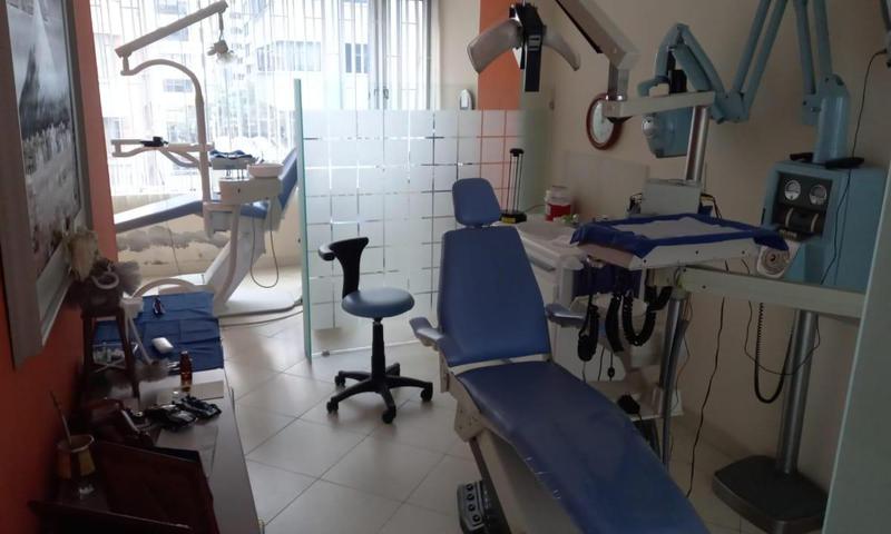 Vendo Consultorio equipado Odontología 127 mts.  $ 180000 sector Megamaxi