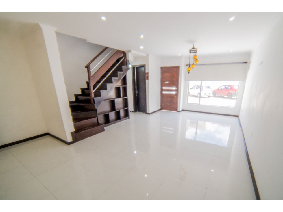 Vendo Casa Dentro de Condominio, Ricaurte, No Aplica Crédito VIP