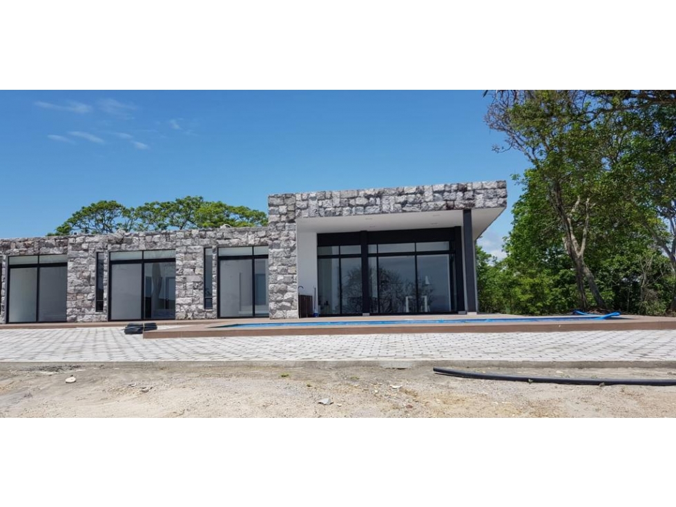 Casa Moderna con Vista panorámica en Canoa-Manabí