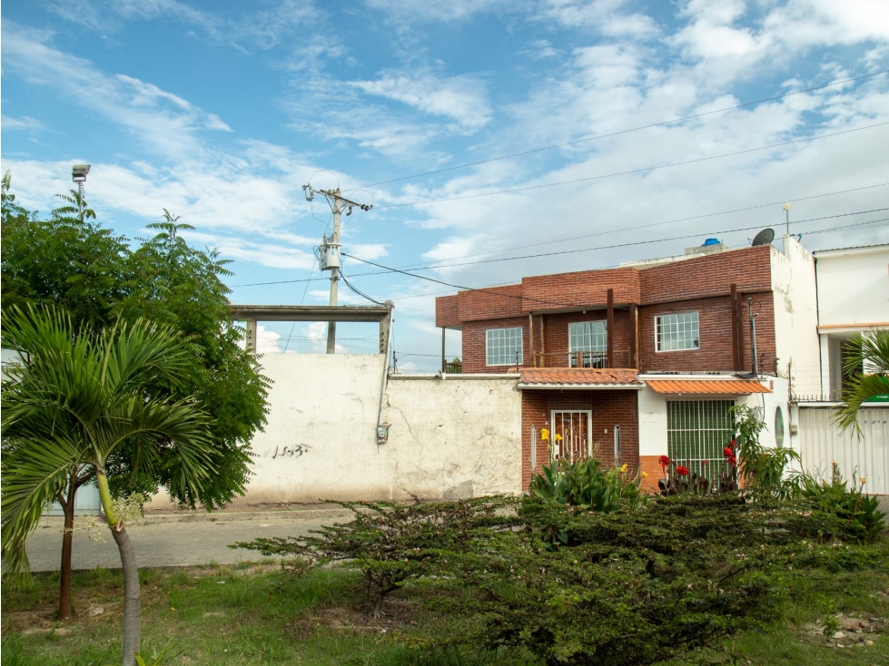 Casa Multifuncional en Excelente Zona de Manta