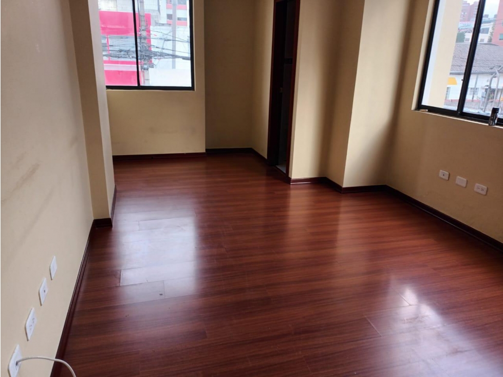 La Mariscal, Oficina en renta, 50 m2, 1 ambiente, 1 baño, 1 parqueadero