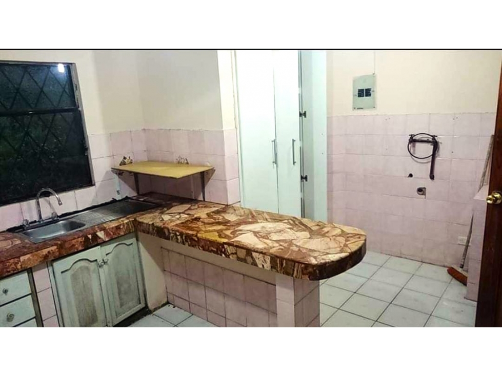 $250 Renta Dpto 3 dormitorios sector Cochapamba Norte