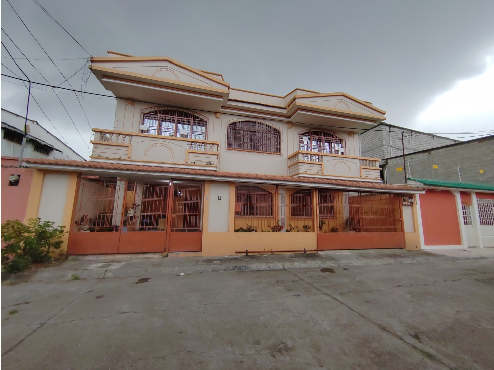 Casa rentera en venta, Cdla. Guayacanes, norte de Guayaquil