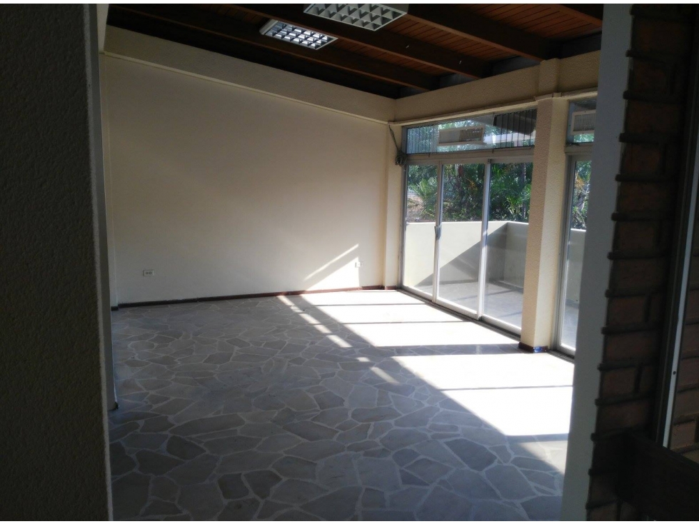 Av. Francisco Boloña se alquila piso de oficina comercial 320 m2